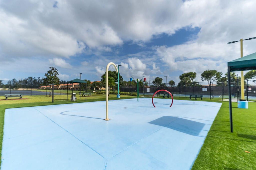 Active With Contract: $389,000 (3 beds, 2 baths, 1560 Square Feet)