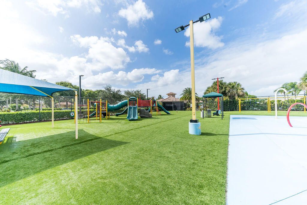 Active With Contract: $389,000 (3 beds, 2 baths, 1560 Square Feet)