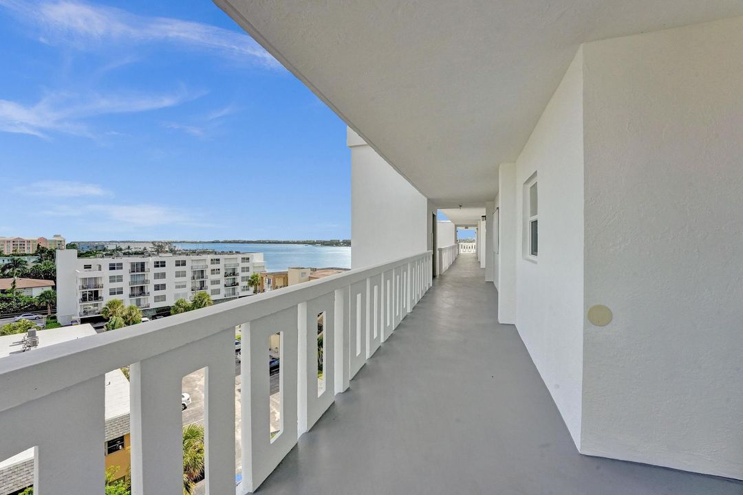 Под контрактом: $525,000 (2 спален, 2 ванн, 950 Квадратных фут)