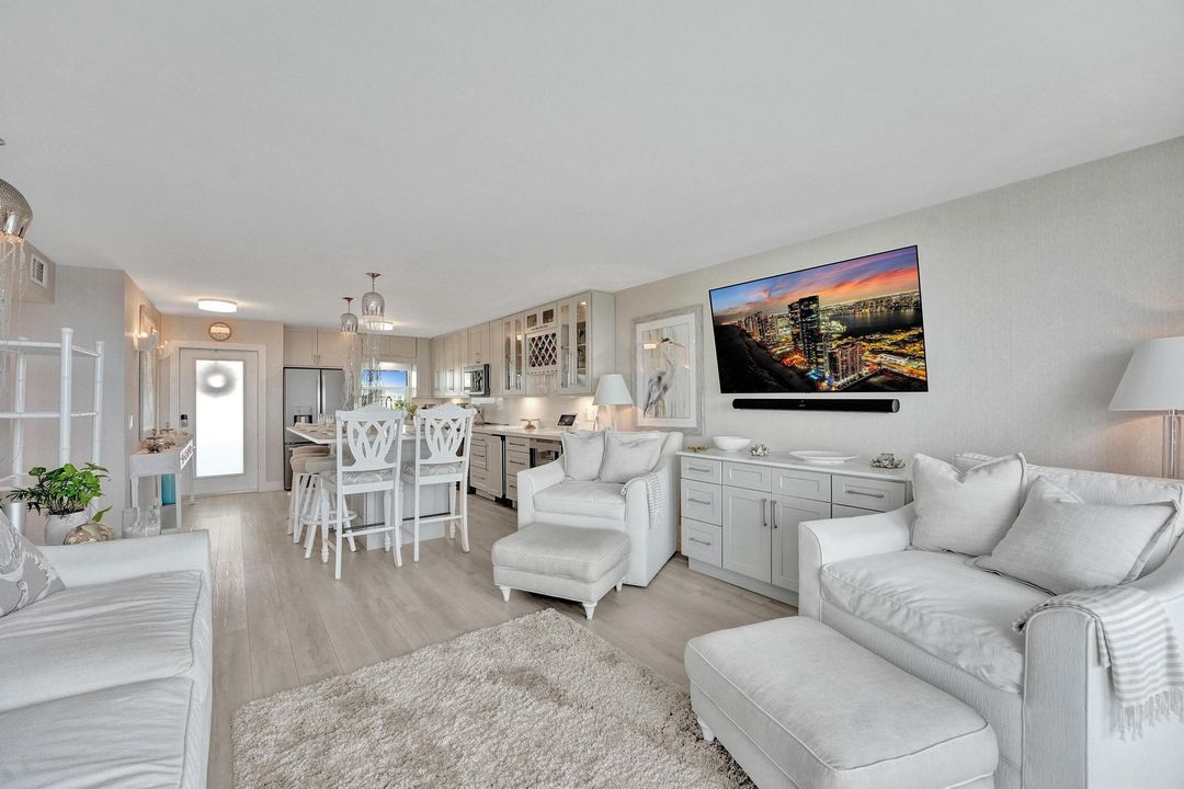 Под контрактом: $525,000 (2 спален, 2 ванн, 950 Квадратных фут)