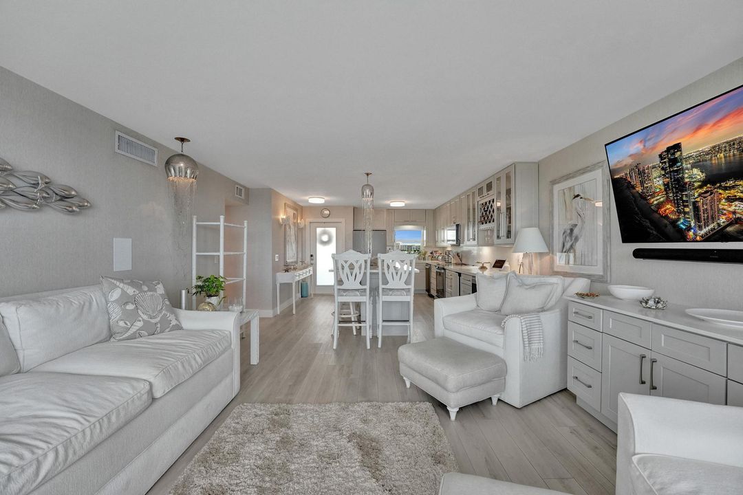 Под контрактом: $525,000 (2 спален, 2 ванн, 950 Квадратных фут)