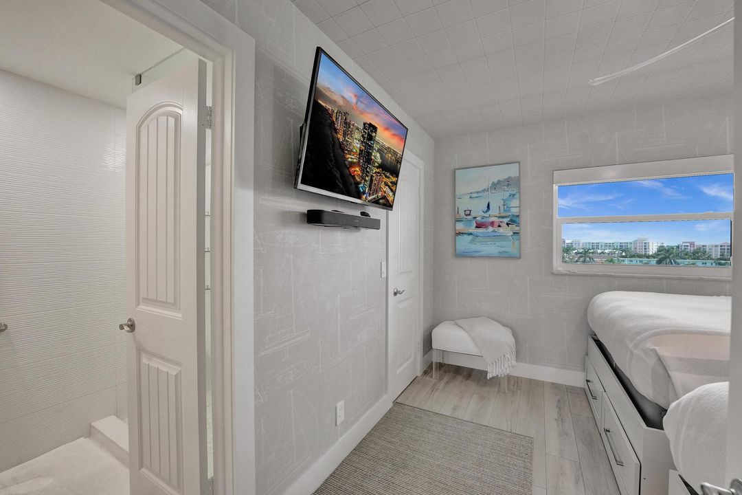 Под контрактом: $525,000 (2 спален, 2 ванн, 950 Квадратных фут)