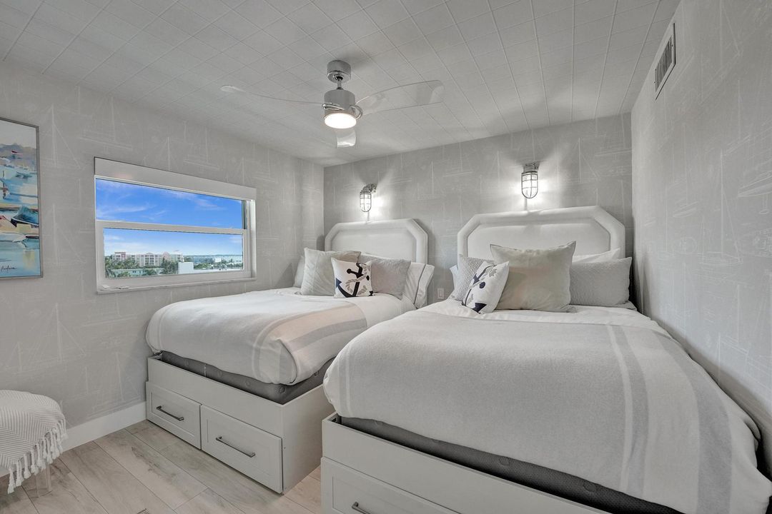 Под контрактом: $525,000 (2 спален, 2 ванн, 950 Квадратных фут)