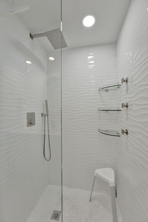 Под контрактом: $525,000 (2 спален, 2 ванн, 950 Квадратных фут)