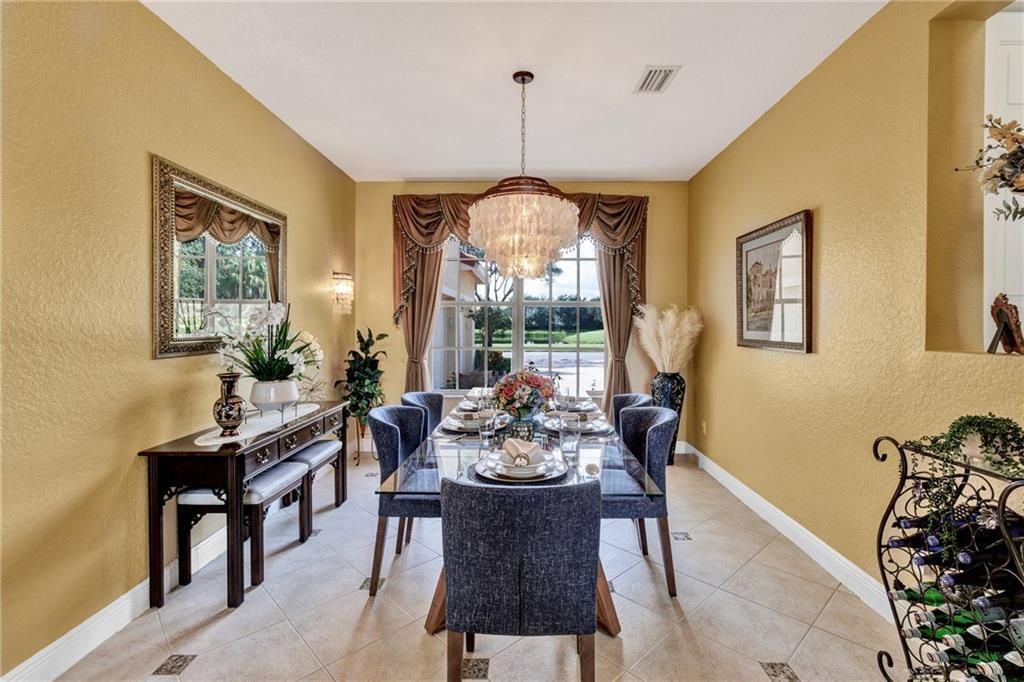 На продажу: $885,000 (6 спален, 4 ванн, 3498 Квадратных фут)