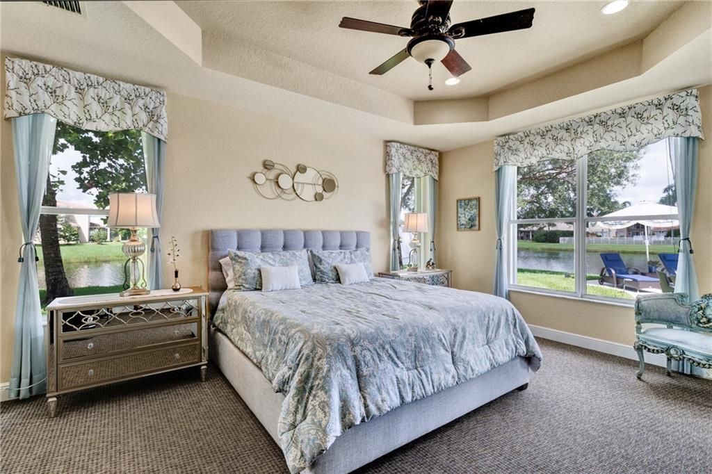 На продажу: $885,000 (6 спален, 4 ванн, 3498 Квадратных фут)