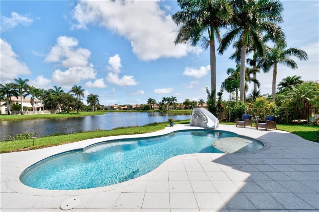 На продажу: $885,000 (6 спален, 4 ванн, 3498 Квадратных фут)