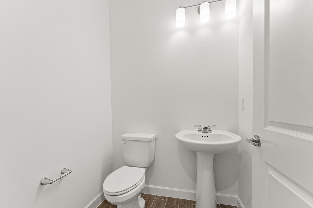 Active With Contract: $639,900 (3 beds, 2 baths, 2838 Square Feet)