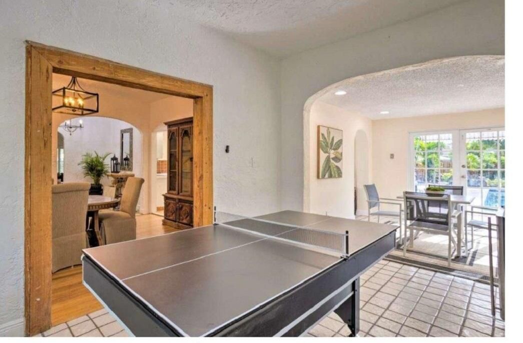 For Sale: $1,499,000 (3 beds, 2 baths, 4104 Square Feet)