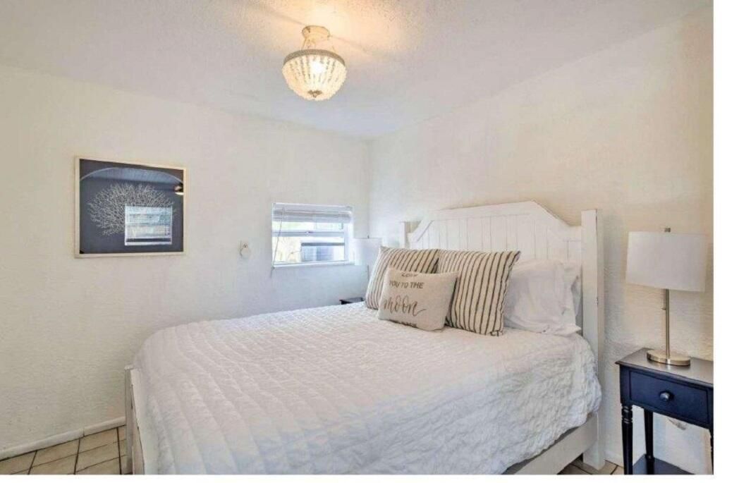 For Sale: $1,499,000 (3 beds, 2 baths, 4104 Square Feet)