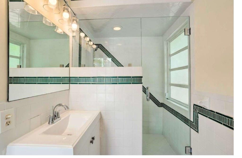 For Sale: $1,499,000 (3 beds, 2 baths, 4104 Square Feet)