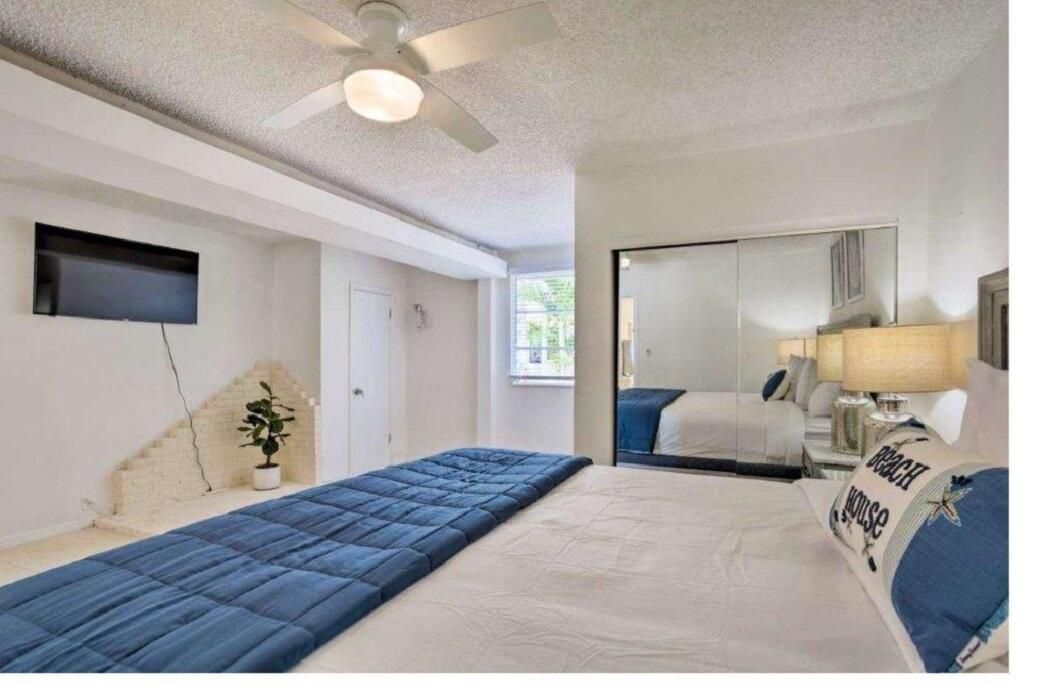 For Sale: $1,499,000 (3 beds, 2 baths, 4104 Square Feet)