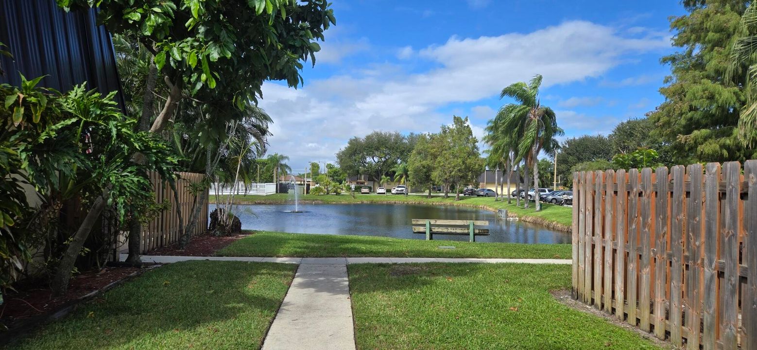 待售: $275,000 (2 贝兹, 2 浴室, 1328 平方英尺)