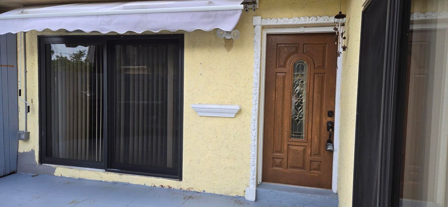 待售: $275,000 (2 贝兹, 2 浴室, 1328 平方英尺)