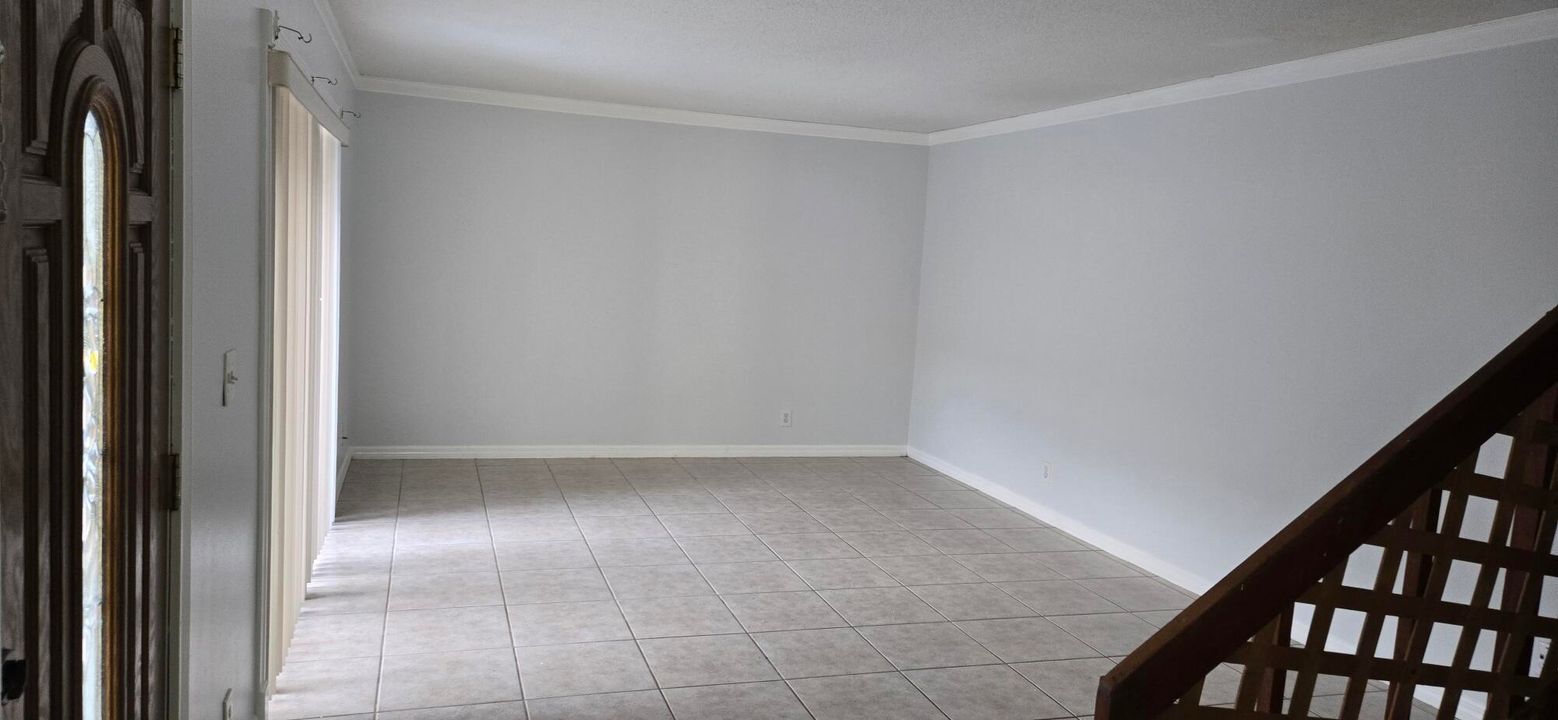 待售: $275,000 (2 贝兹, 2 浴室, 1328 平方英尺)