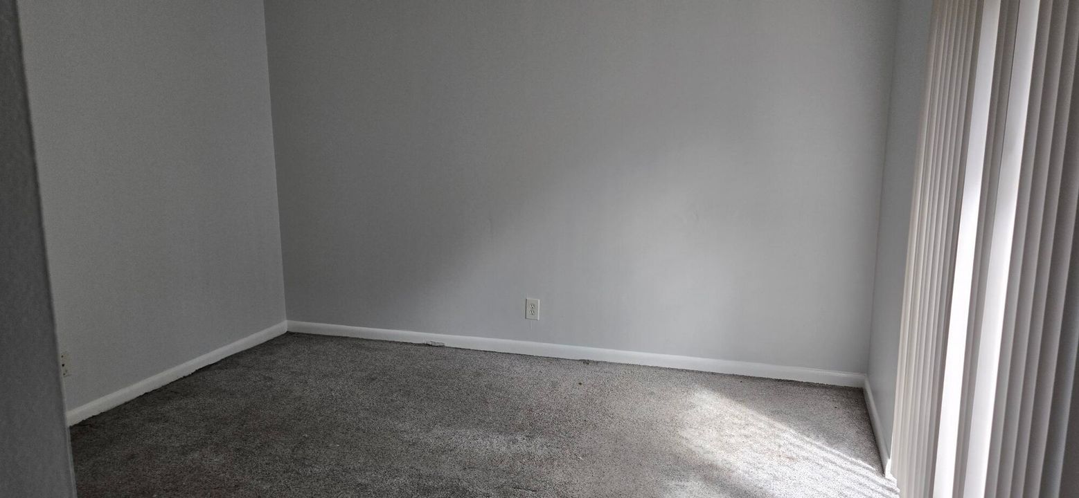 待售: $275,000 (2 贝兹, 2 浴室, 1328 平方英尺)