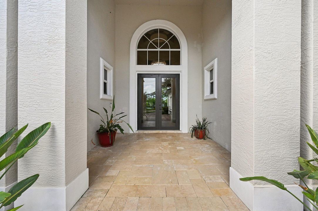 合同活跃: $2,795,000 (4 贝兹, 5 浴室, 3765 平方英尺)