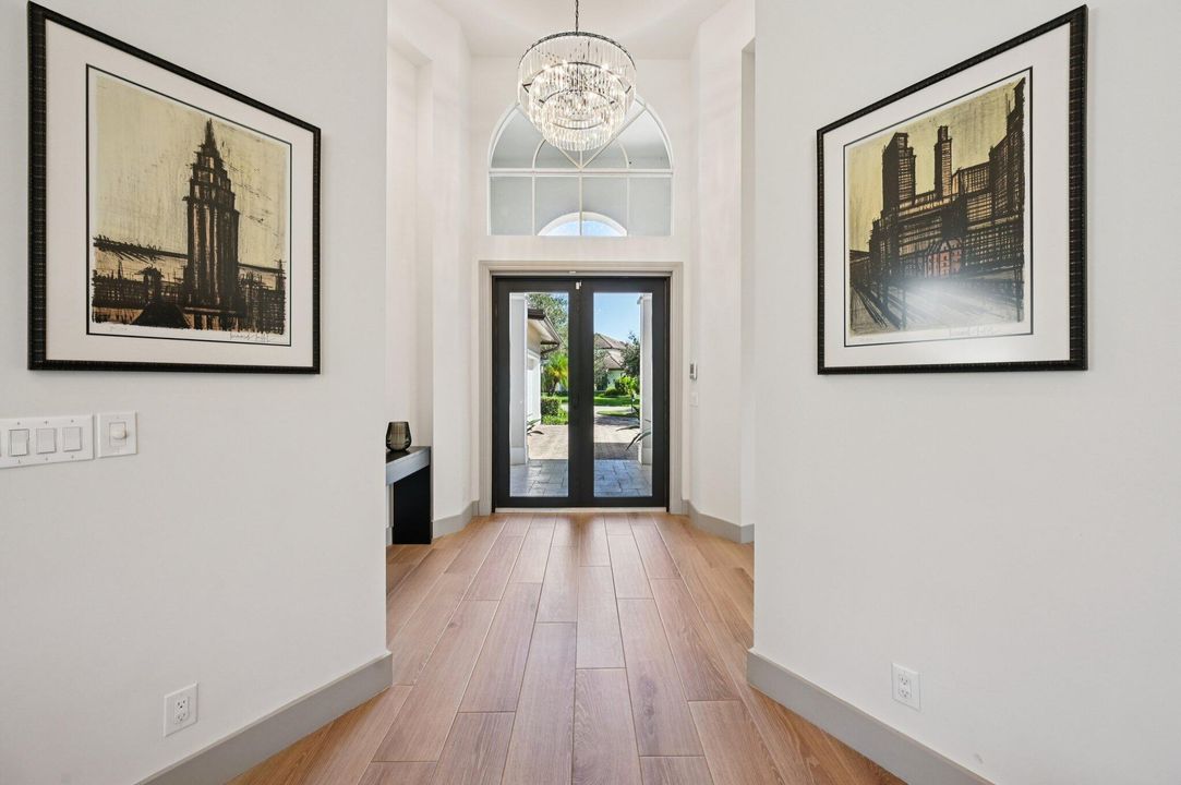 合同活跃: $2,795,000 (4 贝兹, 5 浴室, 3765 平方英尺)