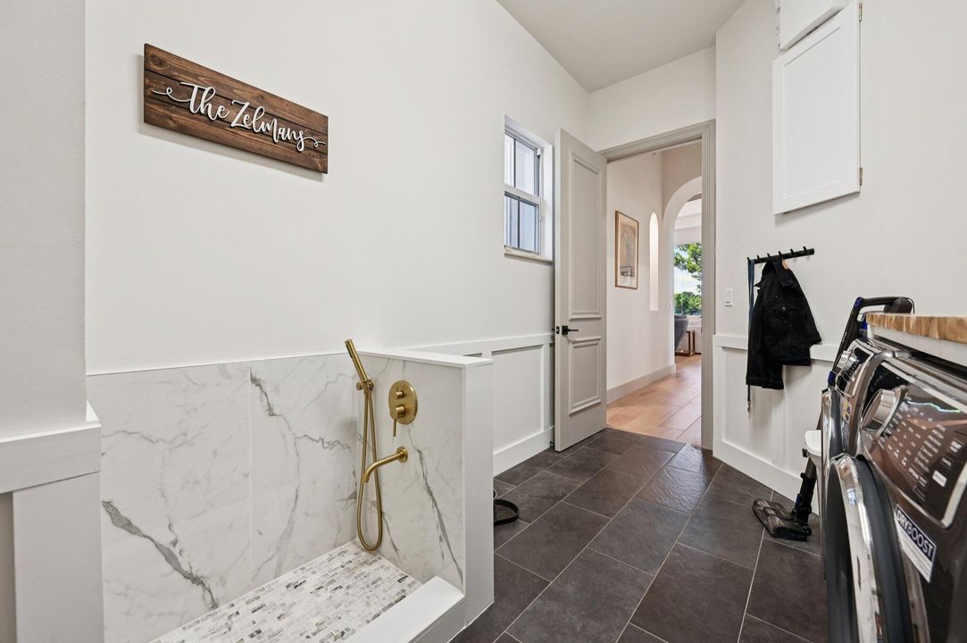 合同活跃: $2,795,000 (4 贝兹, 5 浴室, 3765 平方英尺)