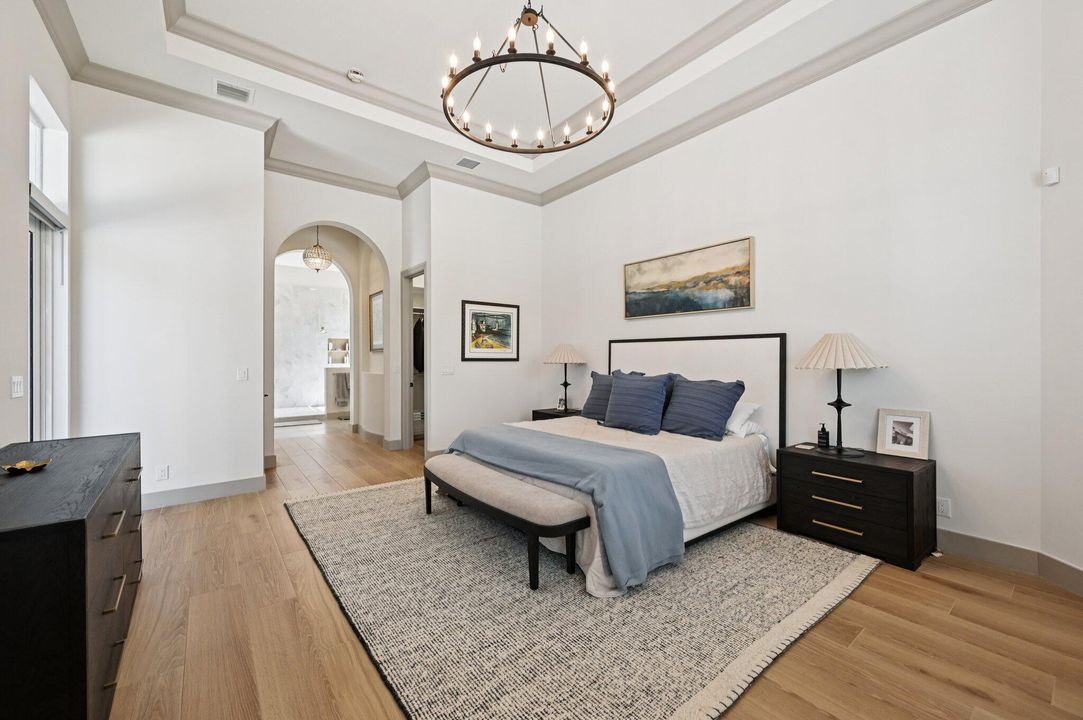 合同活跃: $2,795,000 (4 贝兹, 5 浴室, 3765 平方英尺)