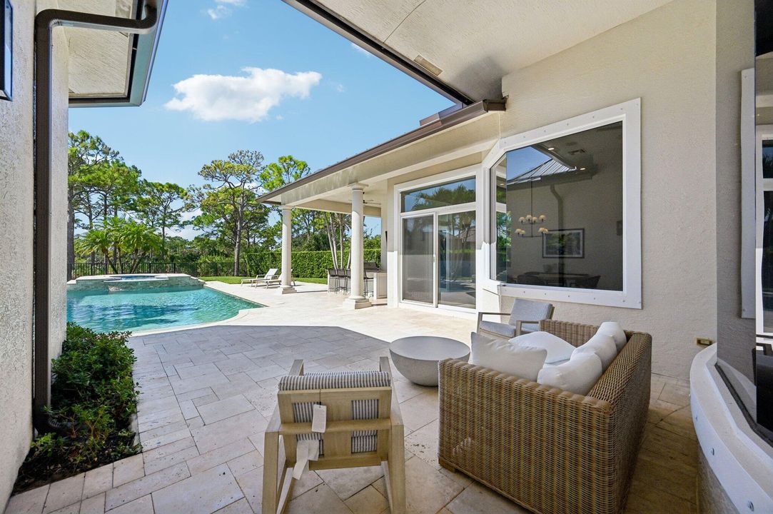 合同活跃: $2,795,000 (4 贝兹, 5 浴室, 3765 平方英尺)