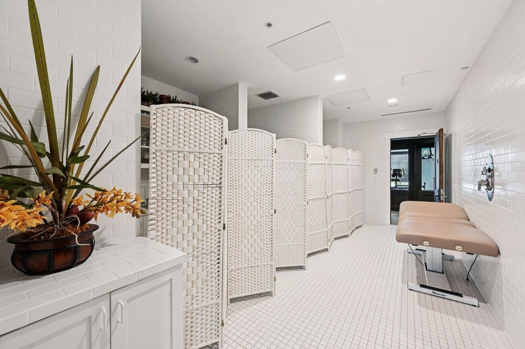 合同活跃: $2,795,000 (4 贝兹, 5 浴室, 3765 平方英尺)