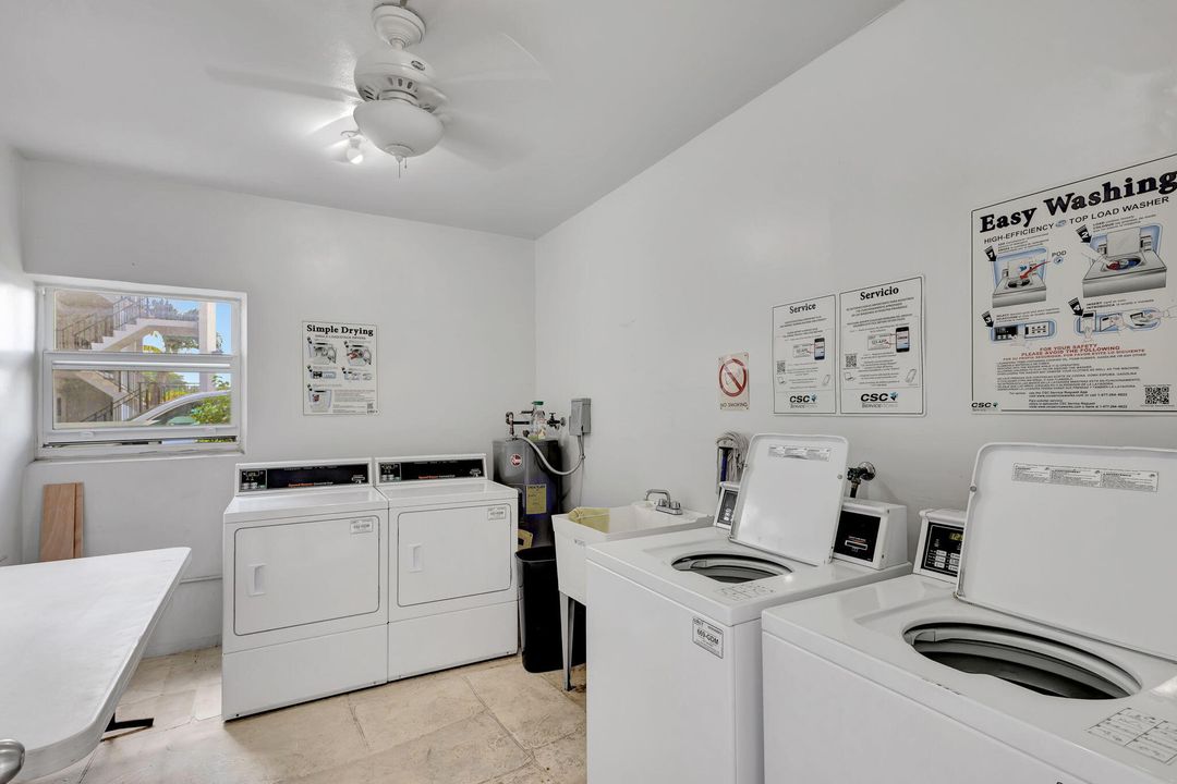Active With Contract: $220,000 (1 beds, 1 baths, 674 Square Feet)