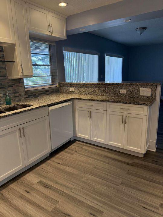 For Rent: $2,000 (2 beds, 2 baths, 1080 Square Feet)