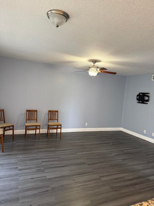 For Rent: $2,000 (2 beds, 2 baths, 1080 Square Feet)