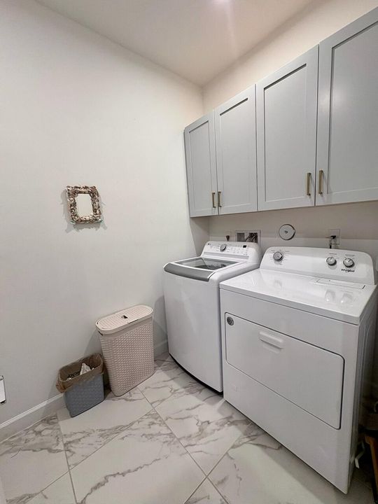 For Sale: $499,000 (3 beds, 2 baths, 1998 Square Feet)