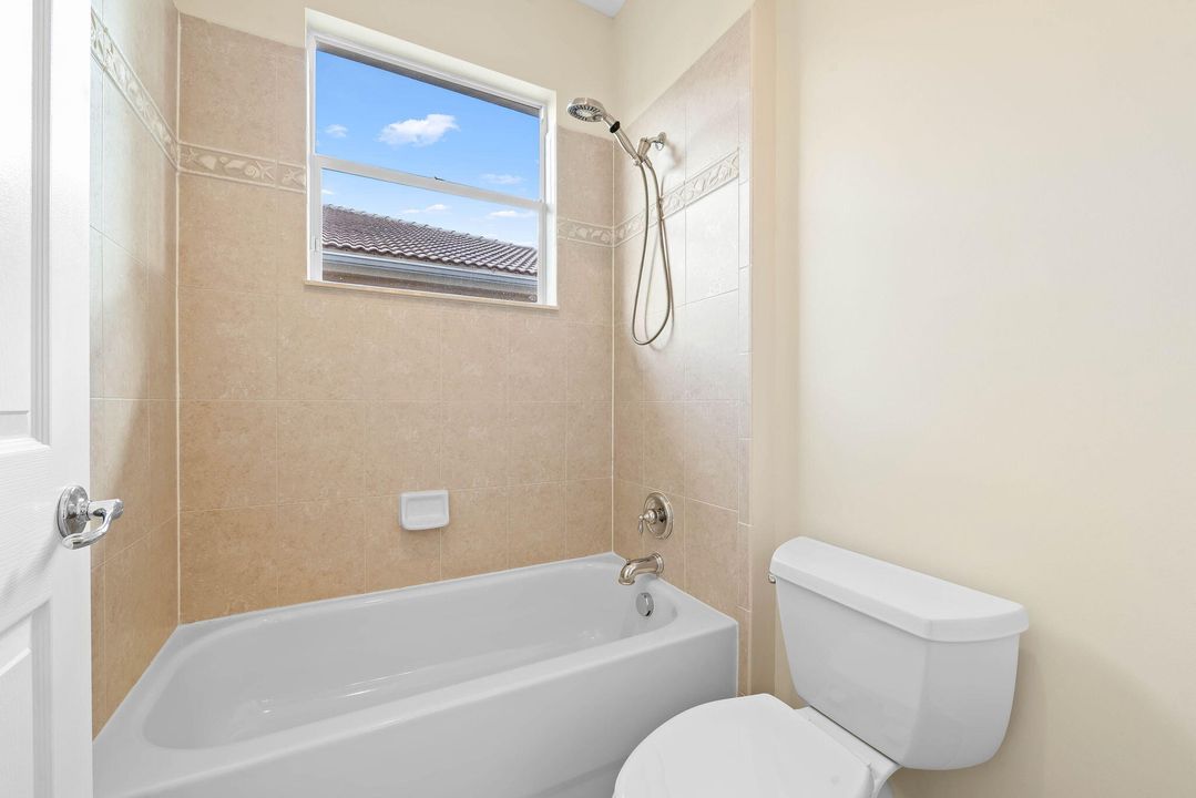 待售: $1,200,000 (6 贝兹, 4 浴室, 4091 平方英尺)