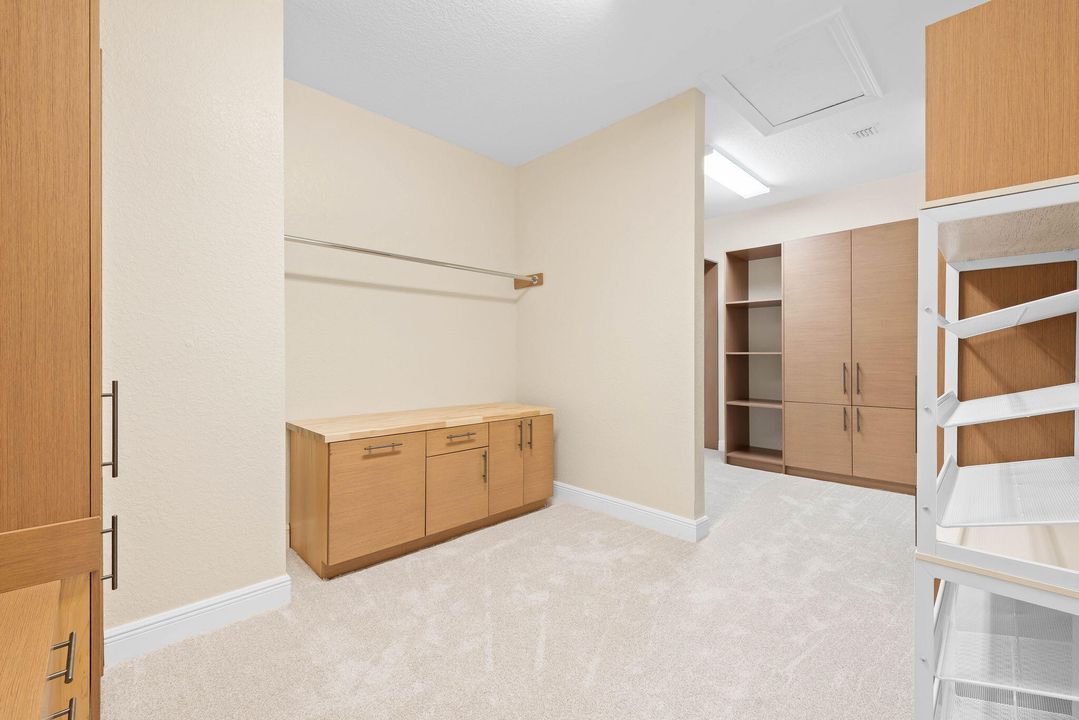 待售: $1,200,000 (6 贝兹, 4 浴室, 4091 平方英尺)