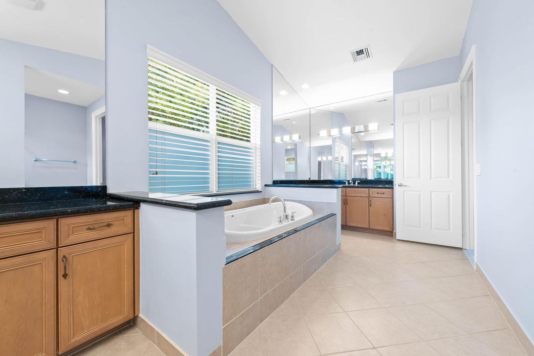 待售: $1,200,000 (6 贝兹, 4 浴室, 4091 平方英尺)