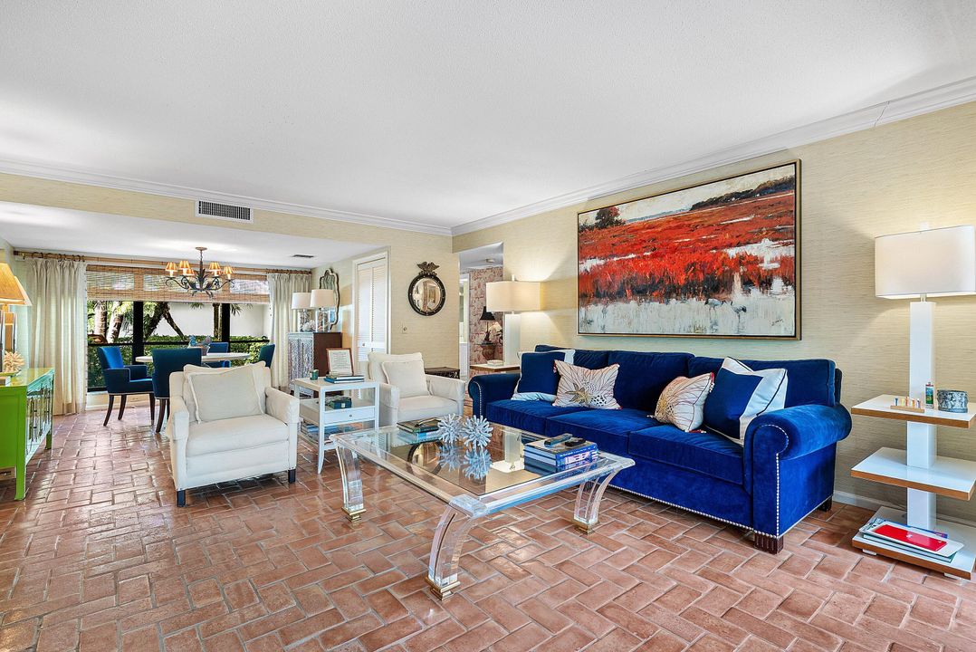 Active With Contract: $275,000 (2 beds, 2 baths, 1479 Square Feet)