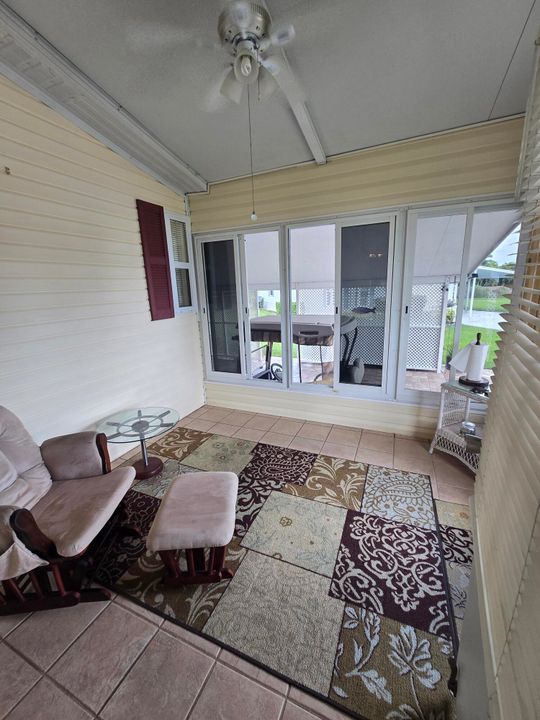 待售: $198,000 (2 贝兹, 2 浴室, 1018 平方英尺)