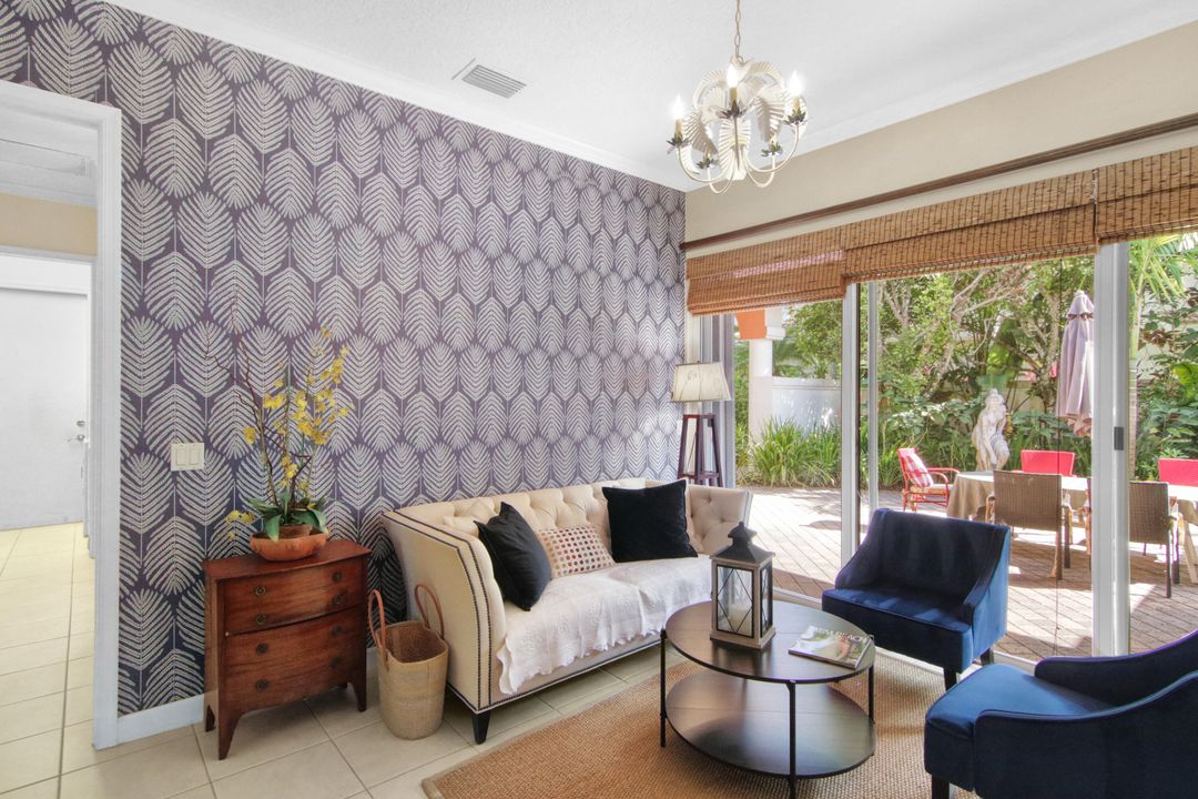 Activo con contrato: $9,800 (3 camas, 3 baños, 1928 Pies cuadrados)