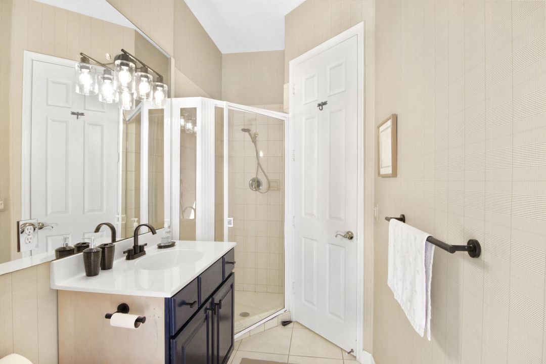 Activo con contrato: $9,800 (3 camas, 3 baños, 1928 Pies cuadrados)