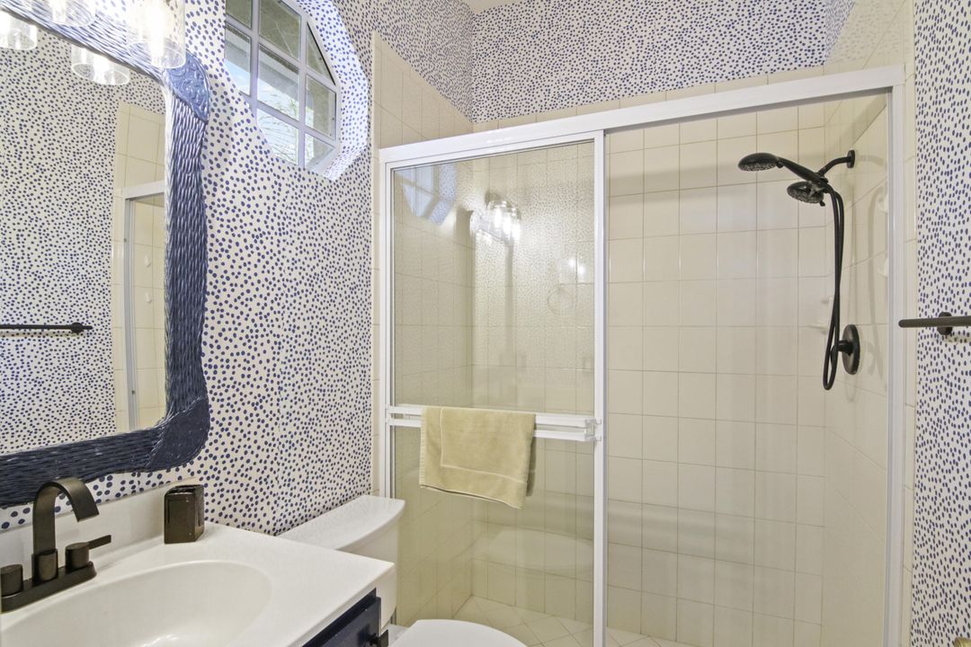 Activo con contrato: $9,800 (3 camas, 3 baños, 1928 Pies cuadrados)