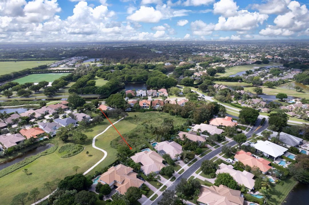 Activo con contrato: $9,800 (3 camas, 3 baños, 1928 Pies cuadrados)