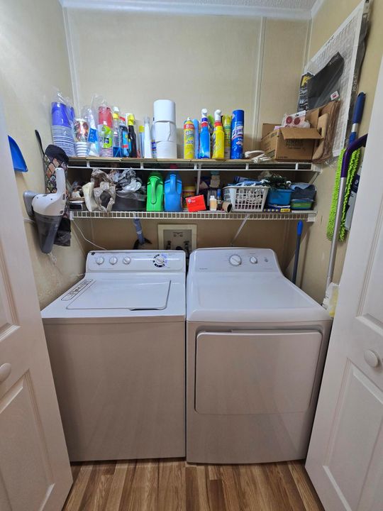 待售: $198,000 (2 贝兹, 2 浴室, 1018 平方英尺)