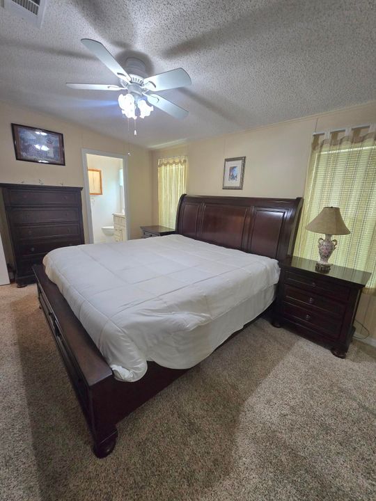 待售: $198,000 (2 贝兹, 2 浴室, 1018 平方英尺)