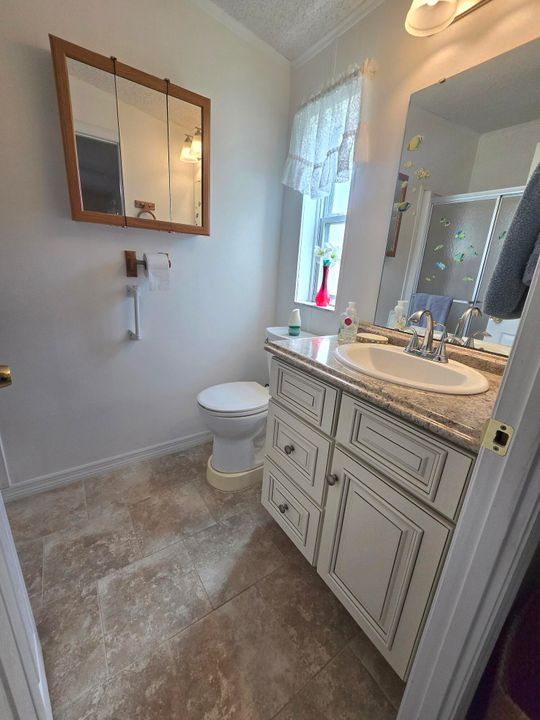 待售: $198,000 (2 贝兹, 2 浴室, 1018 平方英尺)