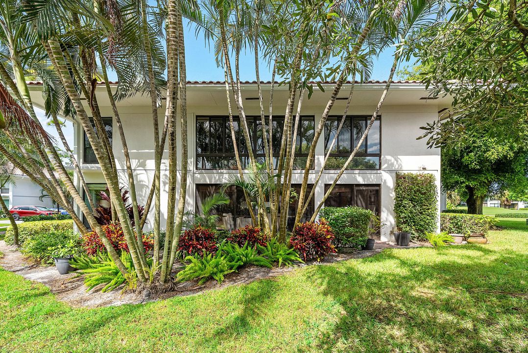 Active With Contract: $275,000 (2 beds, 2 baths, 1479 Square Feet)