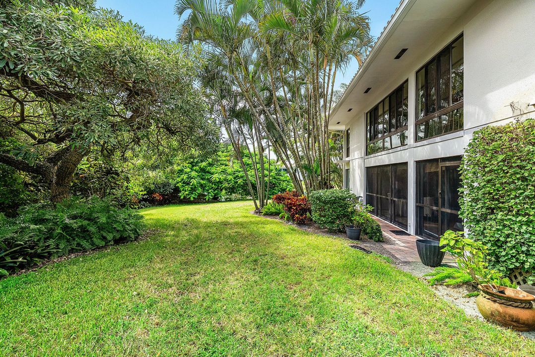 Active With Contract: $275,000 (2 beds, 2 baths, 1479 Square Feet)