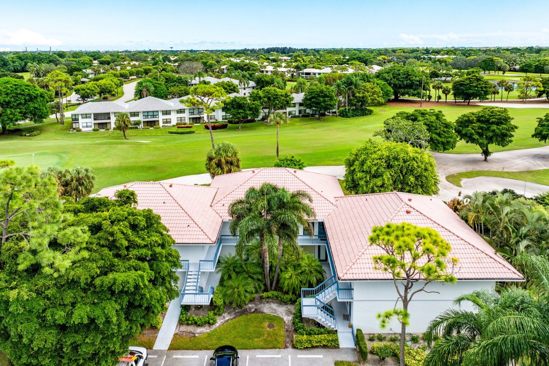 Active With Contract: $275,000 (2 beds, 2 baths, 1479 Square Feet)