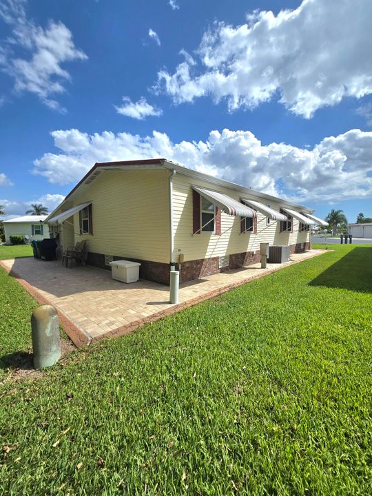 待售: $198,000 (2 贝兹, 2 浴室, 1018 平方英尺)