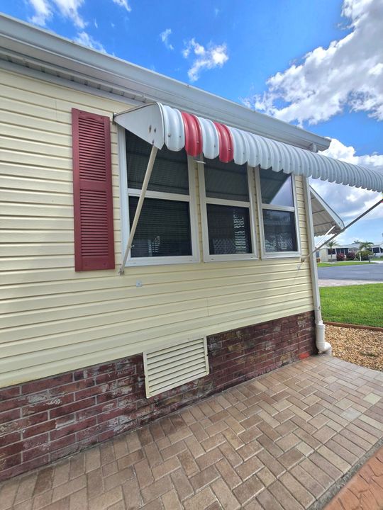 待售: $198,000 (2 贝兹, 2 浴室, 1018 平方英尺)