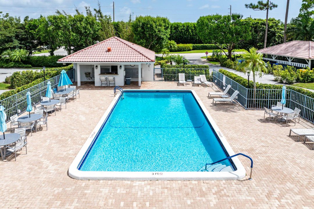 Active With Contract: $275,000 (2 beds, 2 baths, 1479 Square Feet)