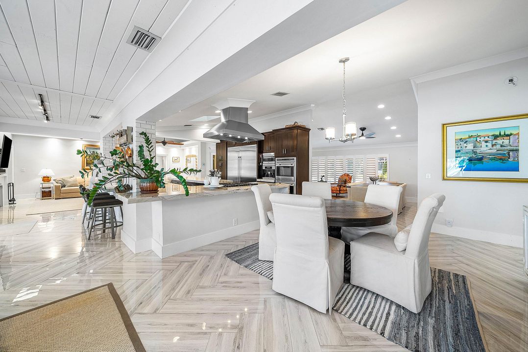 На продажу: $3,875,150 (5 спален, 4 ванн, 4079 Квадратных фут)