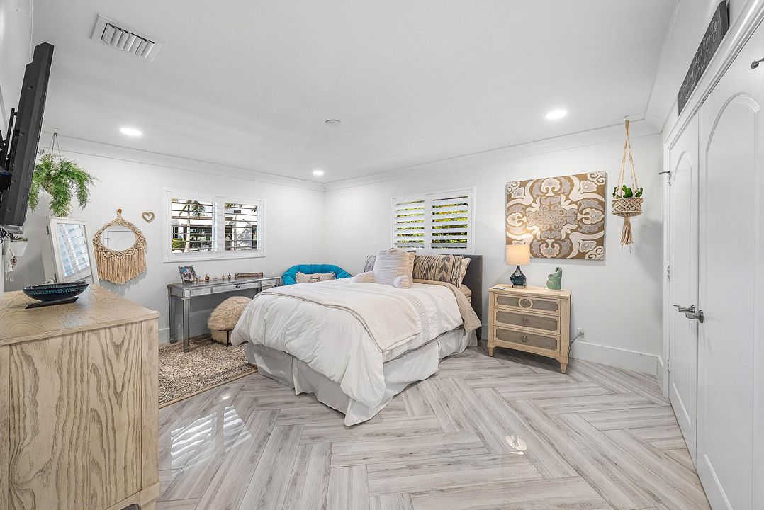 На продажу: $3,875,150 (5 спален, 4 ванн, 4079 Квадратных фут)